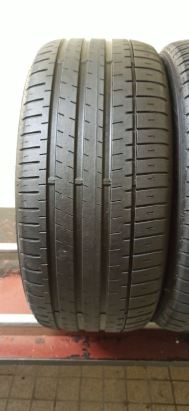 Falken Azenis FK510 255/45 R18 103Y 3,5-4,5mm (Použité)
