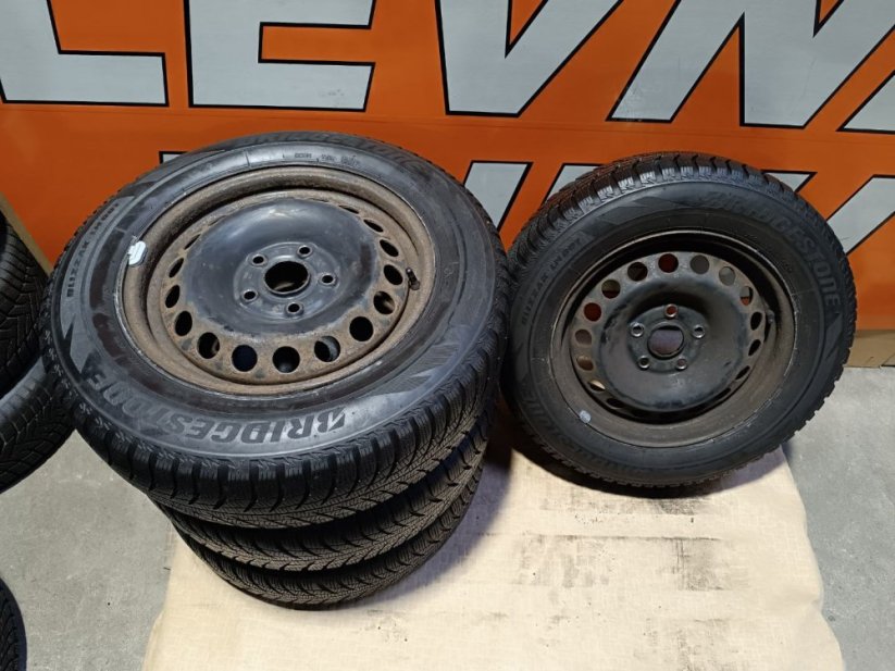 Zimní kola Volkswagen 5x112, ET47, pneu 195/65 R15
