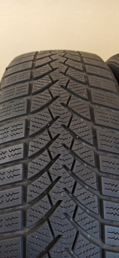 Semperit Speed - Grip 3 195/55 R20 95H 5mm (Bazarové)