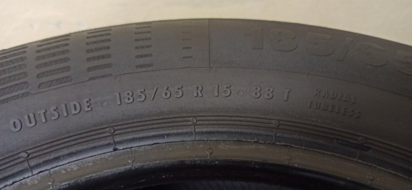 Continental 185/65 R15 88T 2x 7,5mm a 2x 5,5-6,5mm (Bazarové)