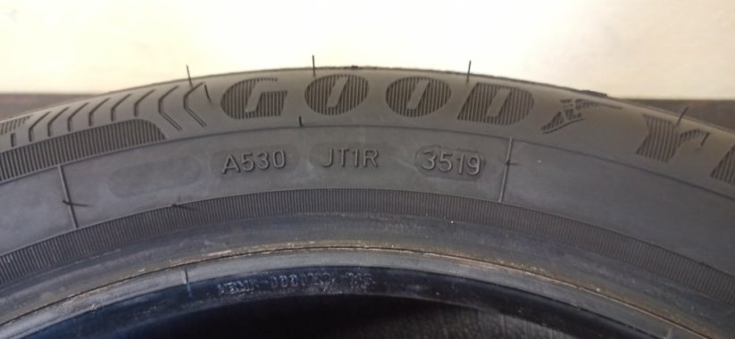 Goodyear EfficientGrip 165/65 R15 81H 6,5mm (Použité)