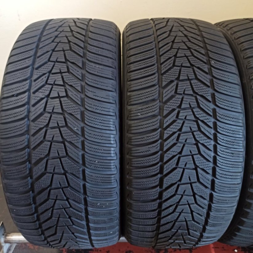 Hankook 225/40 R20 101W 5,5 - 6,5 mm (Bazarové)