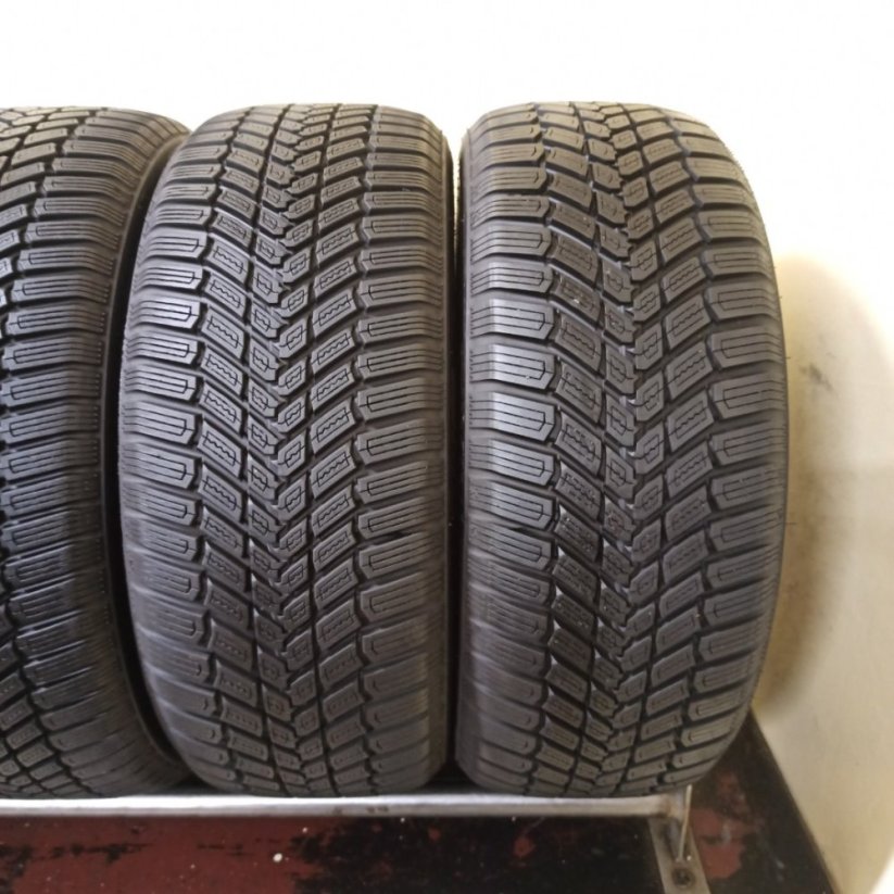 Davanti Alltoura 4-Seasons 215/55R16 97W 6,5-7,5mm (Bazarové)