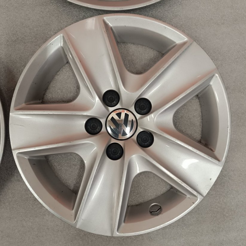 Poklice Volkswagen Golf IV 16" (bazárove)