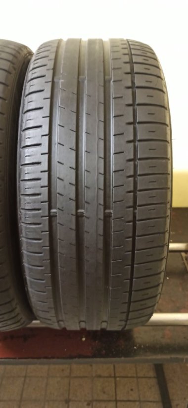 Falken Azenis FK510 255/45 R18 103Y 3,5-4,5mm (Použité)