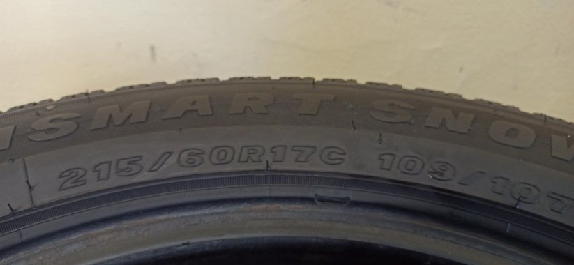 Maxxis 215/60 R17C 109/107H 2x7,5mm, 2x6,5mm (Bazarové)