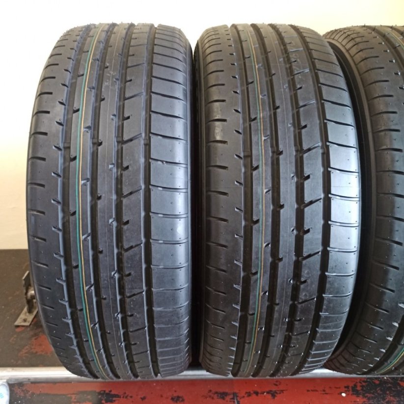 Toyo 225/55 R19 99V 7,5mm (Bazarové)