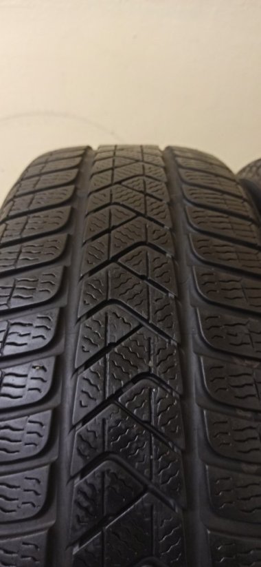 Pirelli Winter Sottozero 15/60 R16 95H 5 - 5,5 mm (Bazarové)