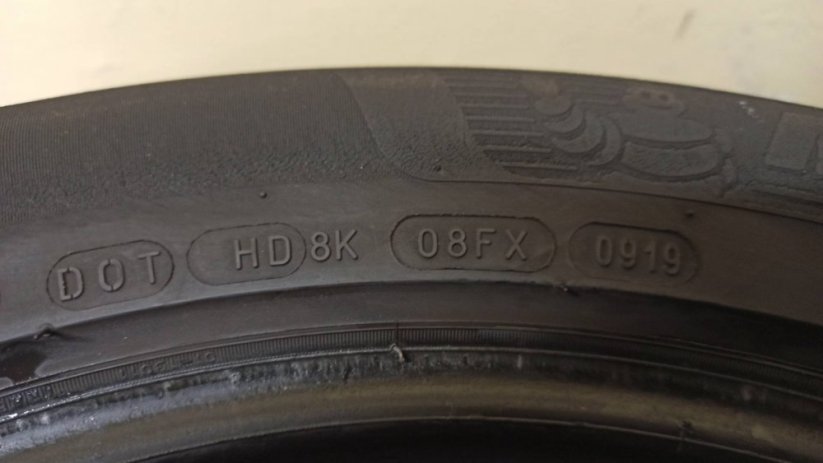 Michelin 225/55 R17 97Y 3,5mm (Bazarové)