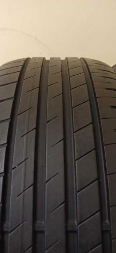 Goodyear Efficient Grip 215/45 R17 91W 5 mm (Použité)