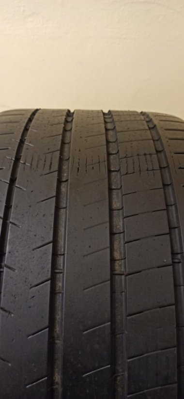 Michelin Pilot Sport 305/30 R20 103Y 5,5 - 6,5 mm (Bazarové)