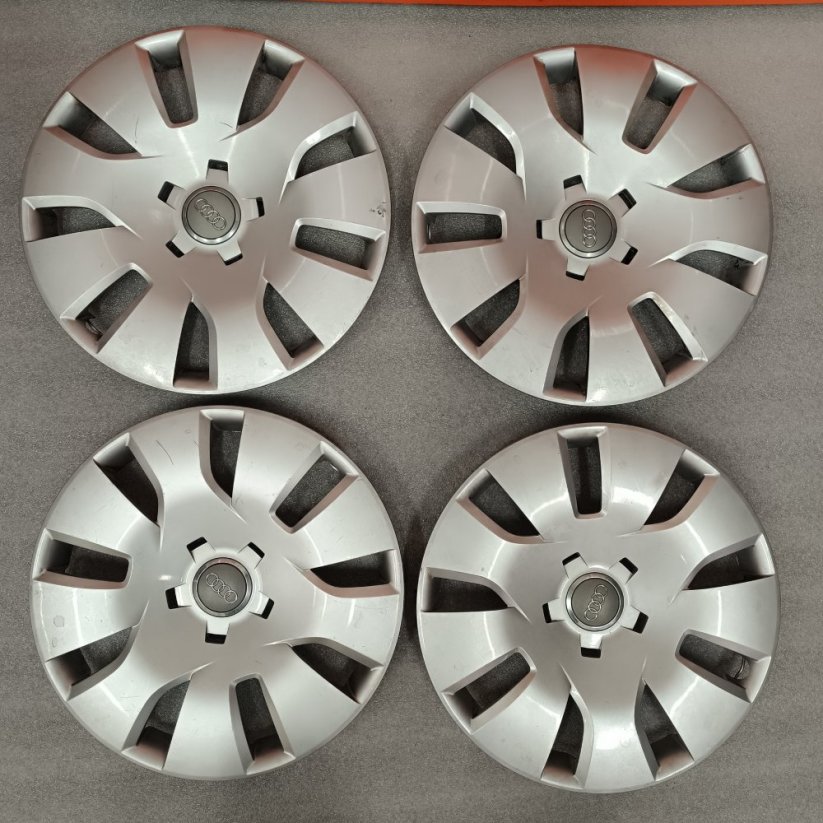 Poklice Audi A3, A4 16" (použité)