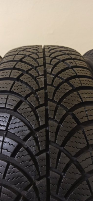 Goodyear Ultragrip 9 185/55 R15 82T 6,5 - 7,5 mm (Použité)