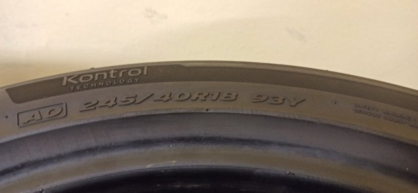 Hankook Ventus S1 245/40 R18 97/93 Y 4,5 - 5,5 mm (Bazarové)