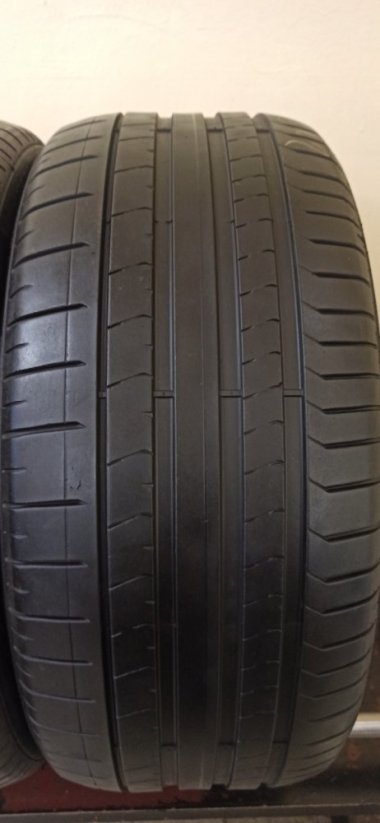 Pirelli P Zero 285/40 R21 109Y 4,5 - 5 mm (Bazarové)