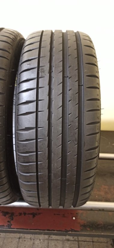Michelin Pilot Sport 4 215/45 R17 91Y 7 mm (Bazarové)