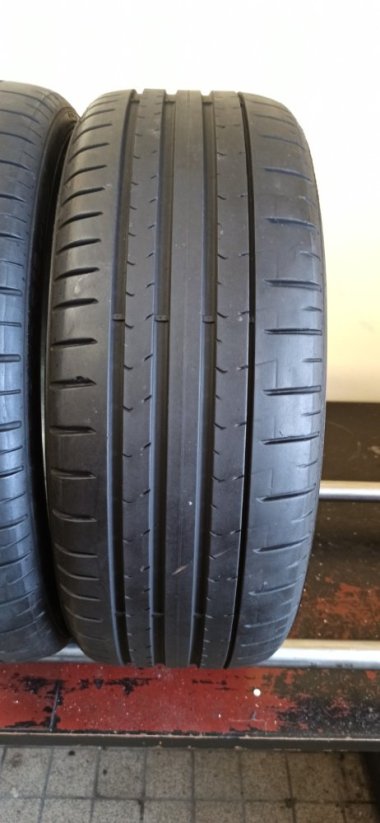 Pirelli 205/40 R18 86W 4-5mm (Použité)