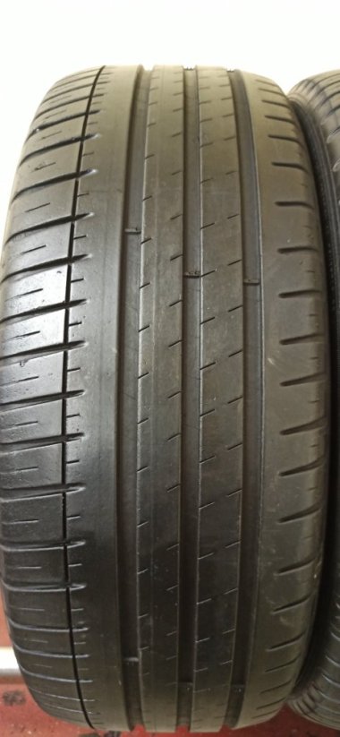Michelin Pilot Sport 3 215/45 R18 93W 4 - 5 mm (Použité)