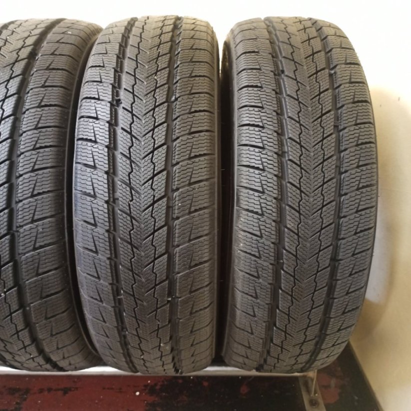 Davanti Wintoura SUV+ 225/65 R17 106H 8,5 mm (Bazarové)