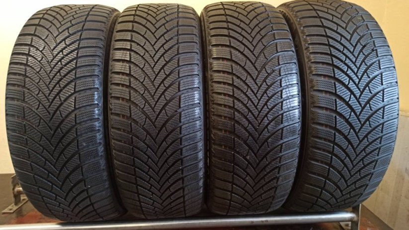 Semperit 225/45 R19 96V 8mm (Bazarové)