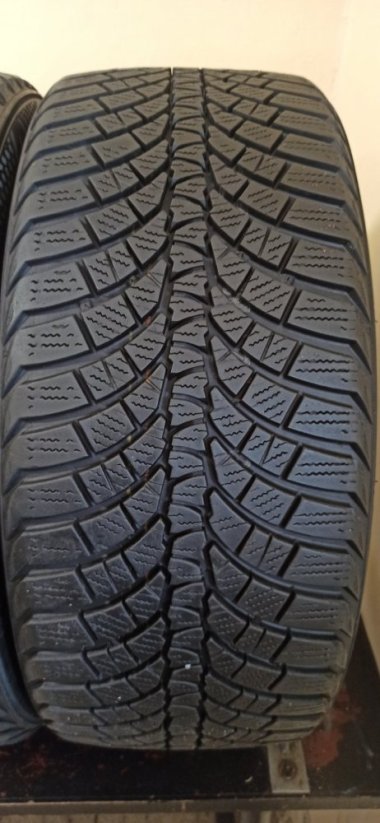 KUMHO WinterCraft WP71 225/40 R18 92V 6 - 7 mm (Bazarové)