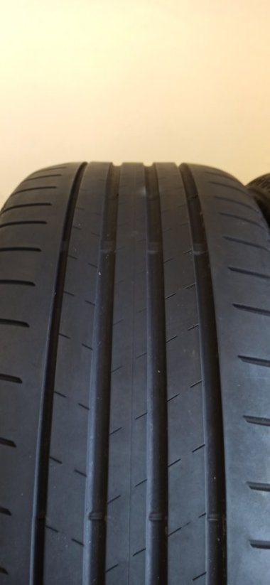 Bridgestone 225/50 R17 98Y 4-4,5mm (Bazarové)