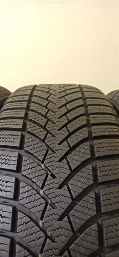 Semperit Speed - Grip 3 205/55 R16 91H 5 - 7,5 mm (Použité)