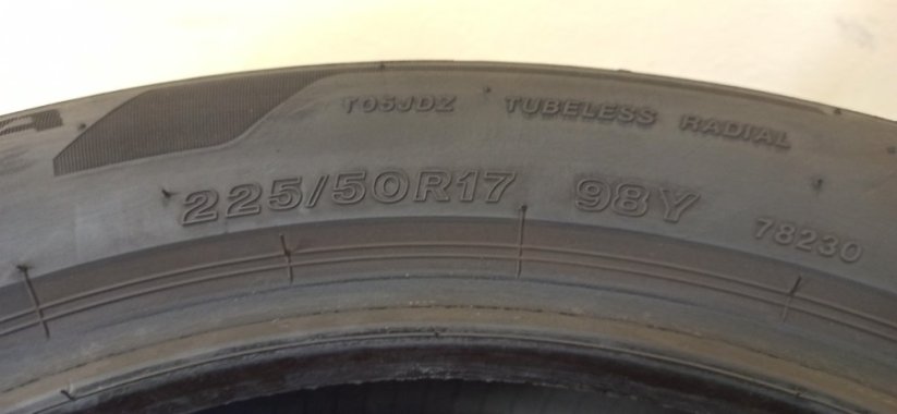 Bridgestone 225/50 R17 98Y 4-4,5mm (Bazarové)