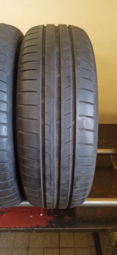 DUNLOP sport blu Response 195/65 R15 5,5mm (Bazarové)