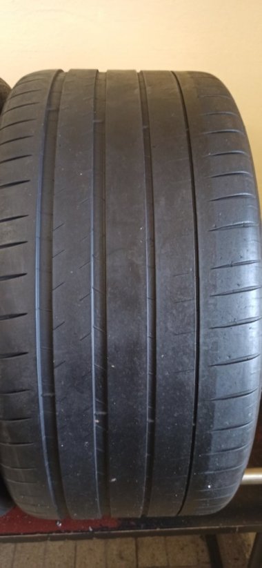Michelin Pilot Sport 4 S 325/35 R22 114Y 3 - 4 mm (Bazarové)