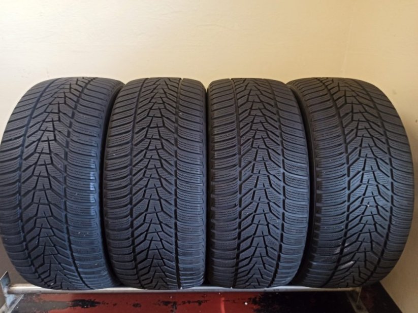 Hankook 225/40 R20 101W 5,5 - 6,5 mm (Bazarové)