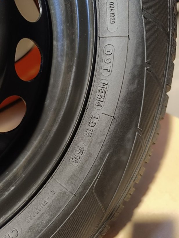 Zimní kola na VW Passat 5x112 , ET44, 215/60R16