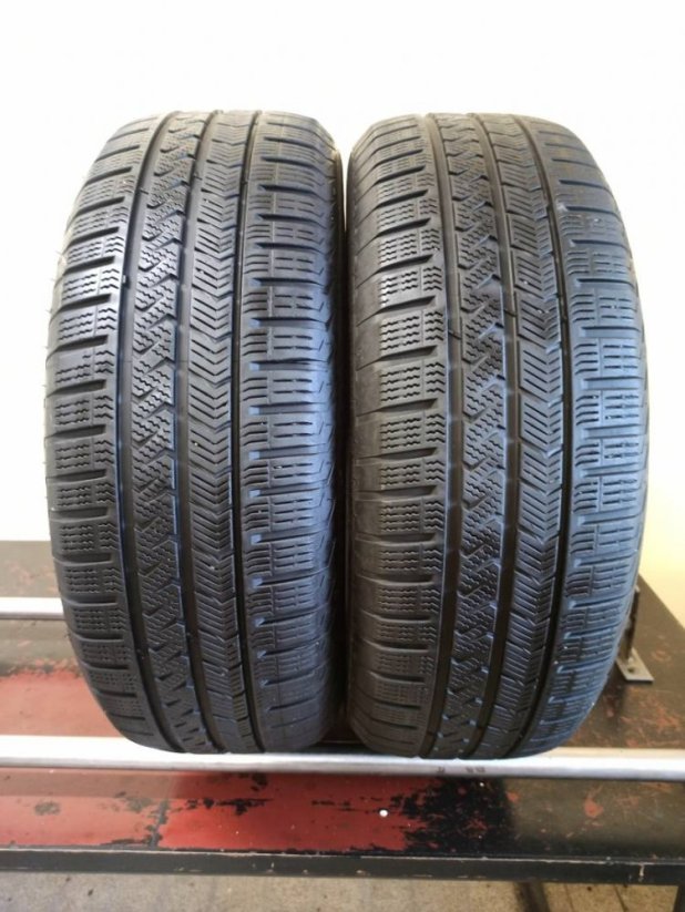 Vredestein 215/60 R17 96H 5,5mm (Bazarové)