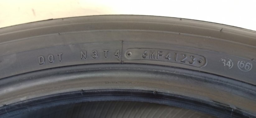 Toyo 225/55 R19 99V 7,5mm (Bazarové)