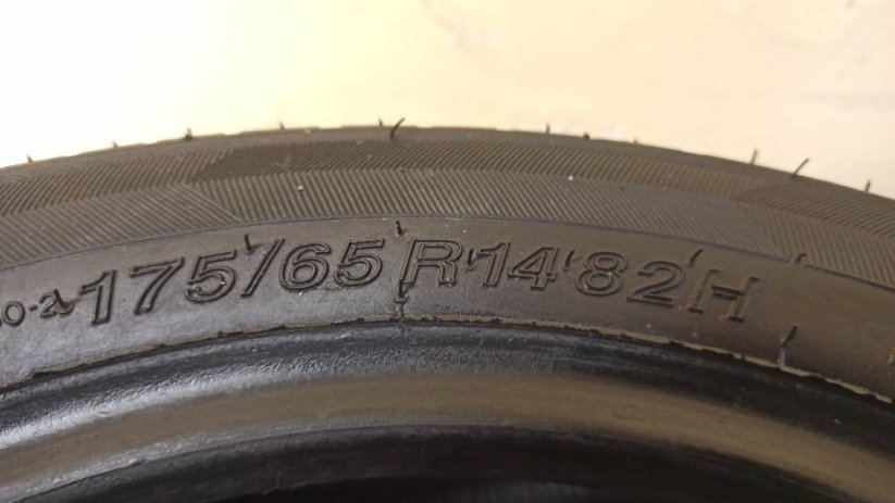 Acelera 175/65 R14 82H 4,5-5mm (Bazarové)