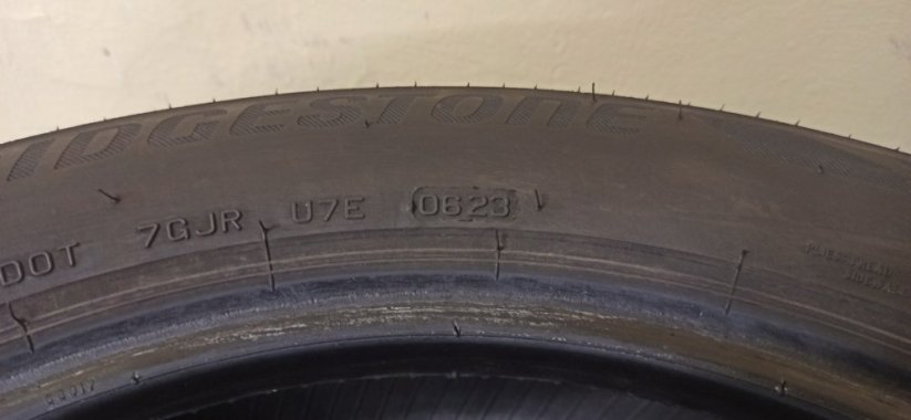Bridgestone Blizzak 225/50 R17 98H 5,5 mm (Bazarové)