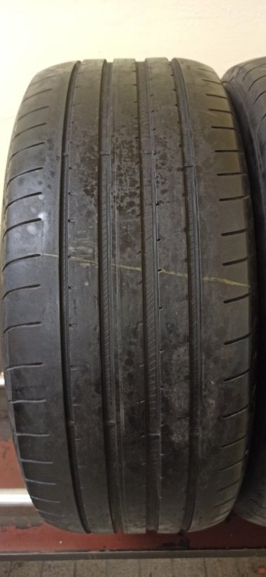 Goodyear Eagle F1 SUV 255/55 R18 109Y 4 - 4,5 mm (Použité)