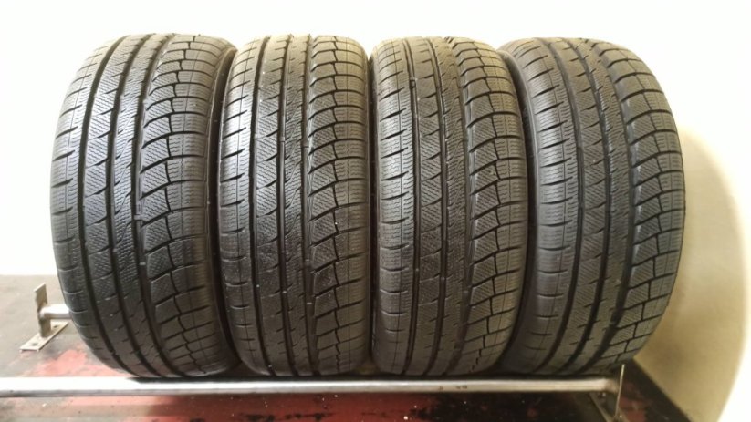 Davanti Wintoura + XL 225/45 R17 94V 8,5 mm (Použité)