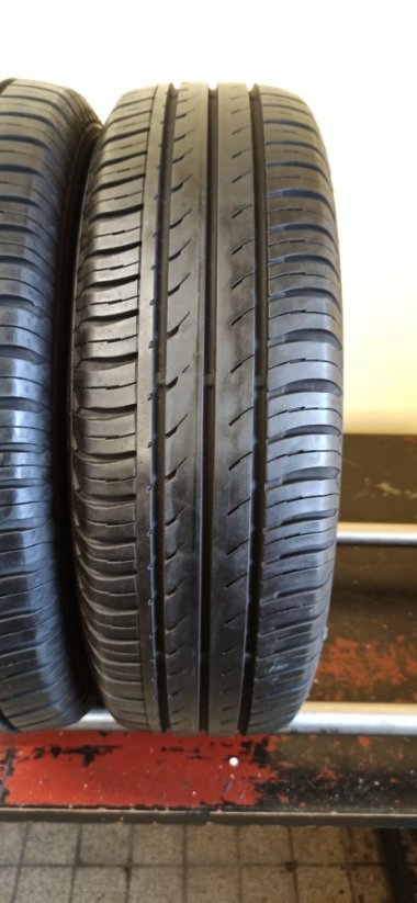 Continental 185/70 R14 88T 5-5,5mm (Bazarové)