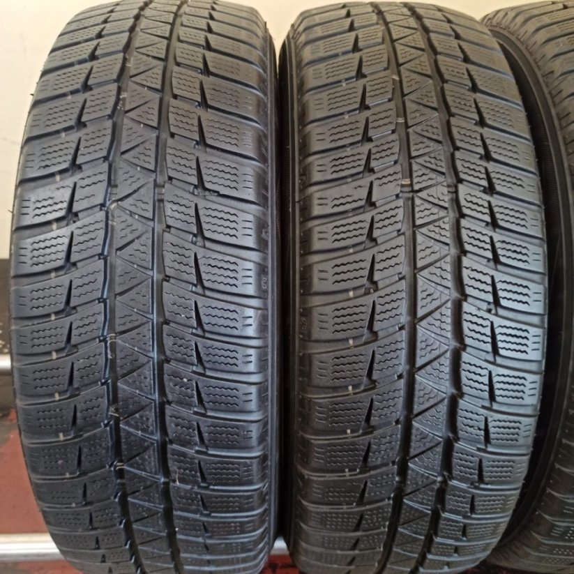 Falken HS 499 Eurowinter 185/60 R15 88T 5,5 mm (Použité)