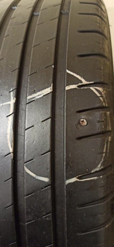 Michelin Pilot Sport 3 215/45 R18 93W 4 - 5 mm (Použité)