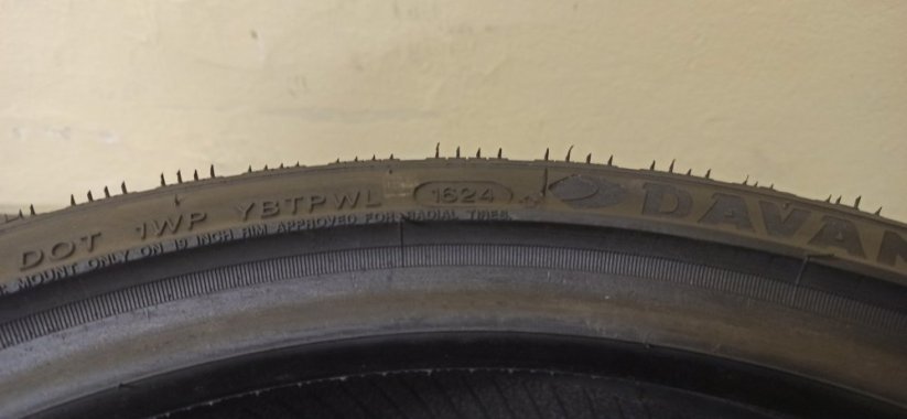 Davanti Alltoura 4-Seasons 235/35 R19 91Y 7-7,5 mm (Použité)