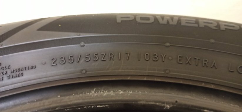 Nokian Tyres 235/55 R17 103Y 5-6mm (Bazarové)