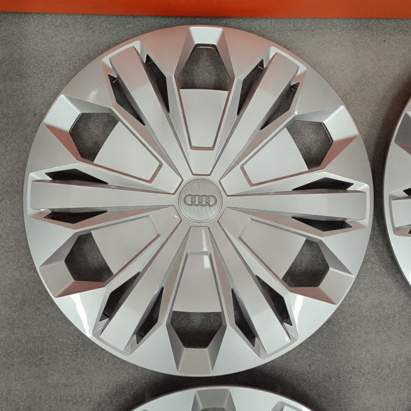 Poklice Audi Q3 17" TOP STAV (použité)