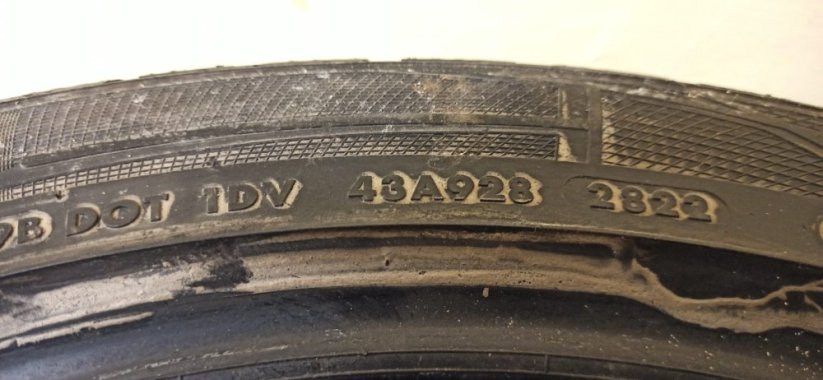 VREDESTEIN dvourozměrné 255/40R21 + 265/40R21 (Použité)