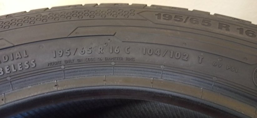 Continental 195/65 R16C 104/102T 7-8mm (Použité)
