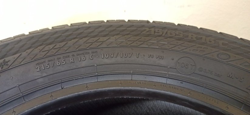 Continental 215/65 R16C 109/107T 8,5mm (Bazarové)