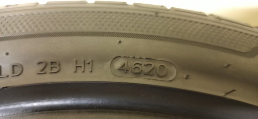 Hankook Ventus S1 evo 3 255/40 R19 100Y 3 - 4 mm (Bazarové)