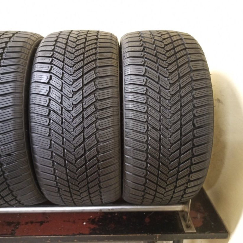 Davanti Alltoura 4-Seasons 235/35 R19 91Y 7-7,5 mm (Použité)