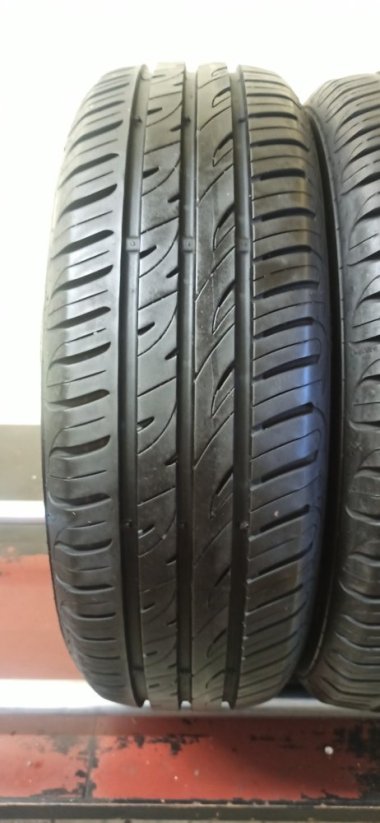 Esa Tecar 185/65 R14 86H 1x6,5-7,5mm; 1x5,5mm (Použité)
